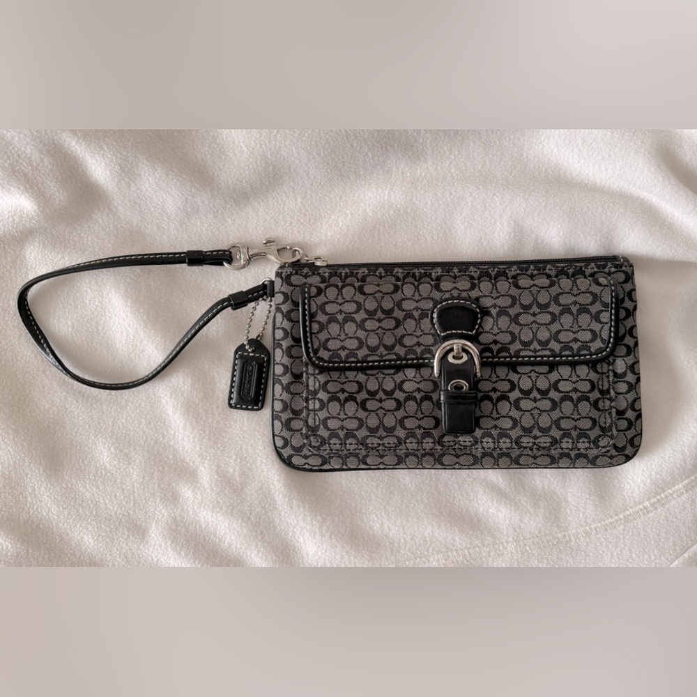 Coach black/grey wristlet